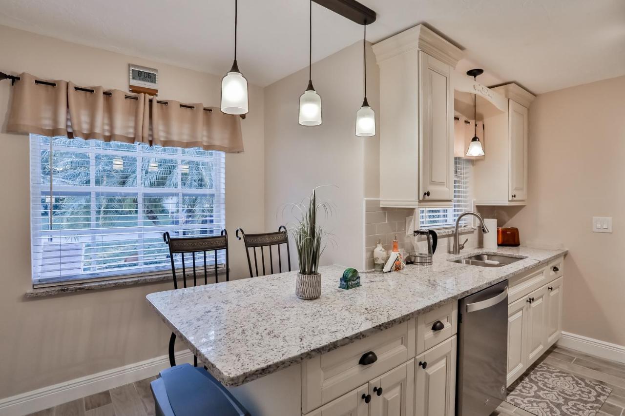 Escape To Honeymoon Island Villa Clearwater Exterior photo